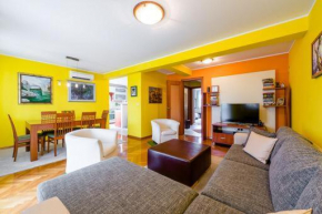 Sunny apartment Lapad